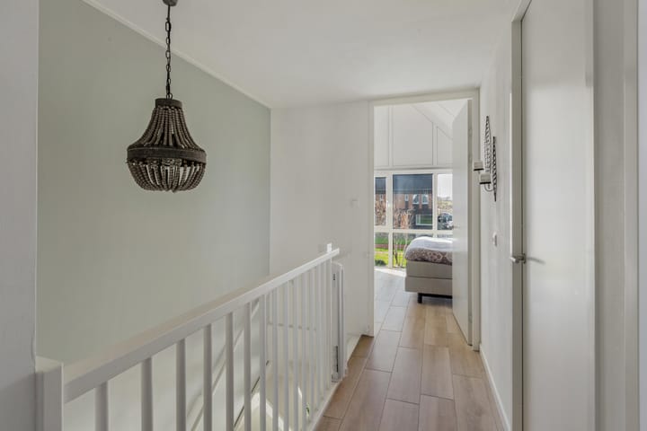 Foto 23 van Purperreiger 13