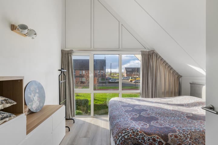 Foto 24 van Purperreiger 13