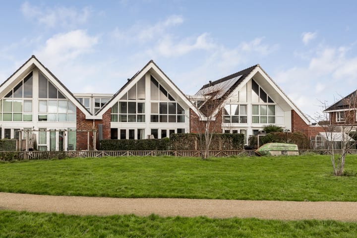 Foto 53 van Purperreiger 13