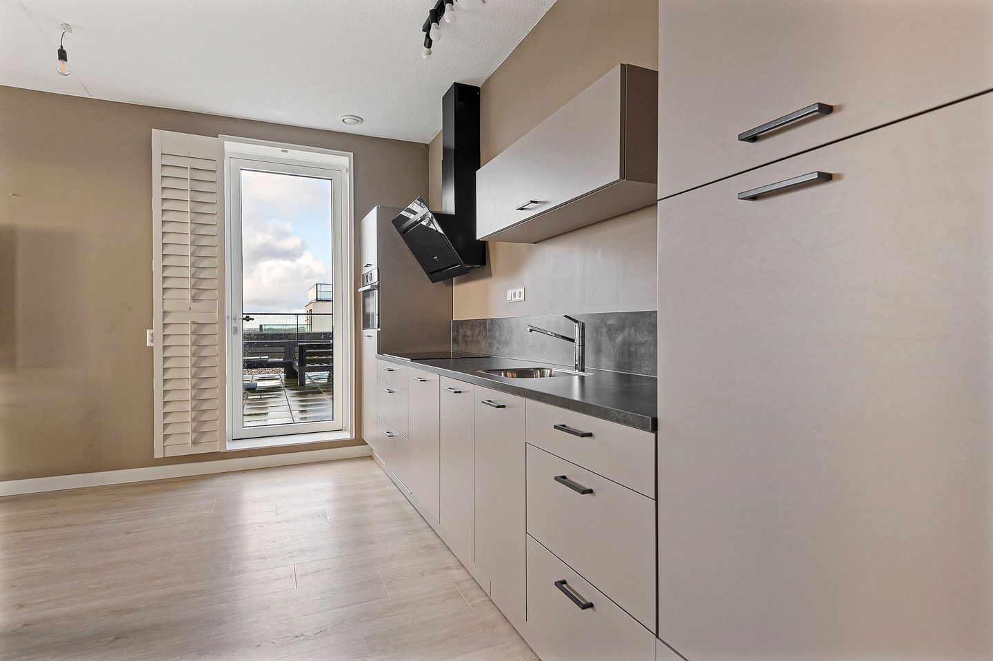 Foto 10 van Mies van der Rohestraat 113