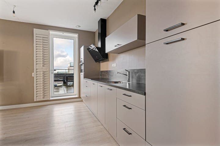 Foto 10 van Mies van der Rohestraat 113