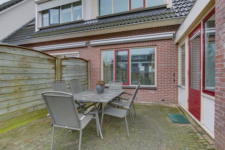 Foto 30 van Burgemeester van Engelenweg 203-C