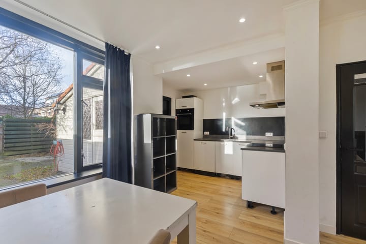 Foto 12 van Alexander Verhuellstraat 113