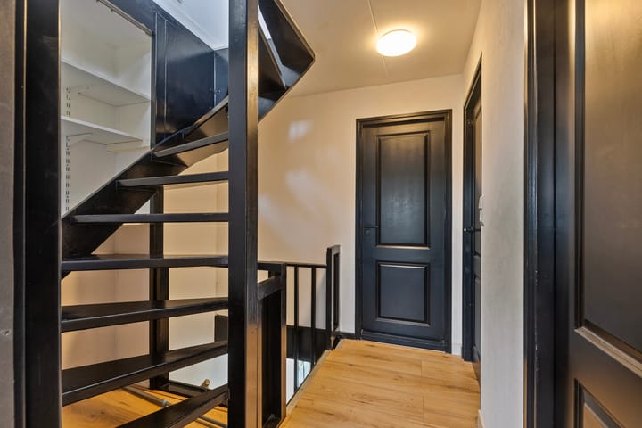 Foto 16 van Alexander Verhuellstraat 113