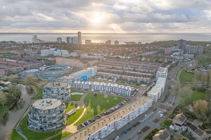 Foto 4 van Antoni Gaudipark 11