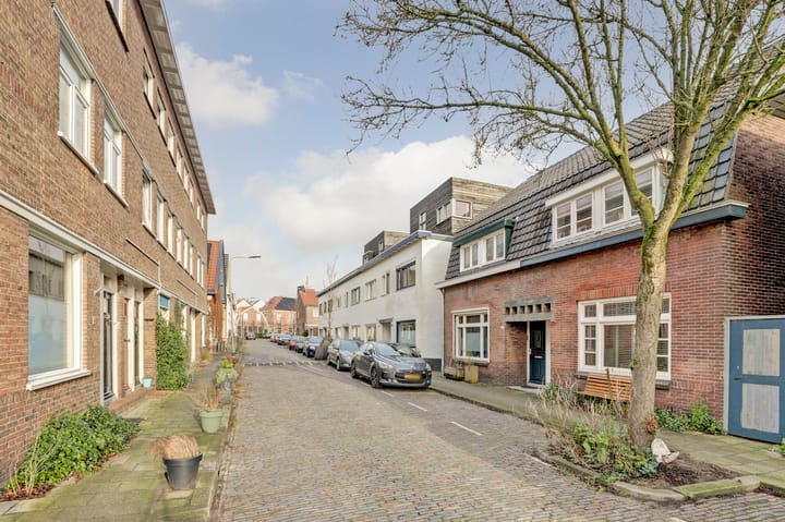 Photo 37 of Arnoudstraat 29