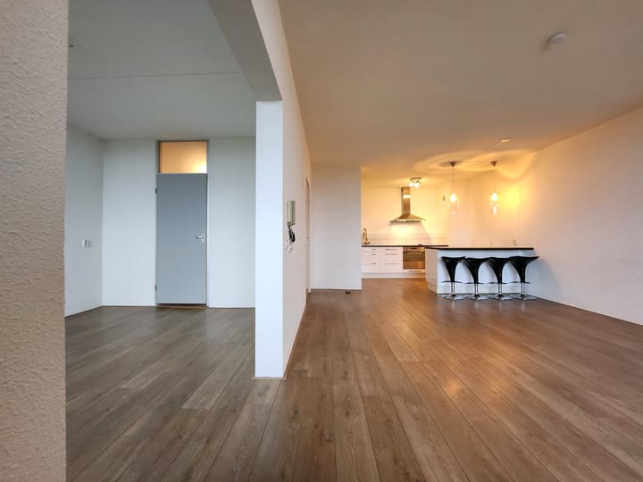 Photo 3 of Via Regia 192-T