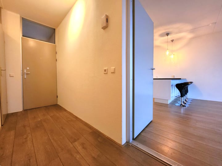 Photo 17 of Via Regia 192-T