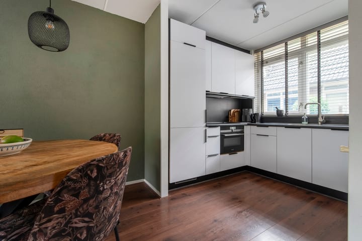 Foto 11 van J.P.C. Leinweberstraat 4-C