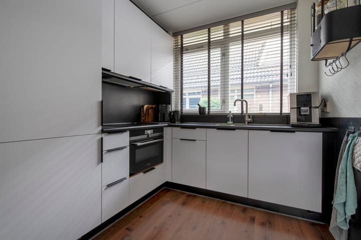 Foto 12 van J.P.C. Leinweberstraat 4-C