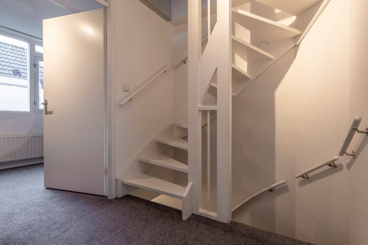 Foto 15 van J.P.C. Leinweberstraat 4-C