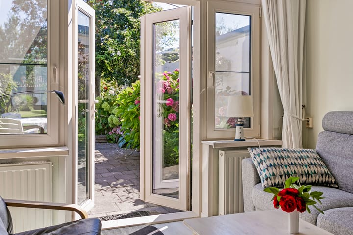 Photo 10 of Irenestraat 26