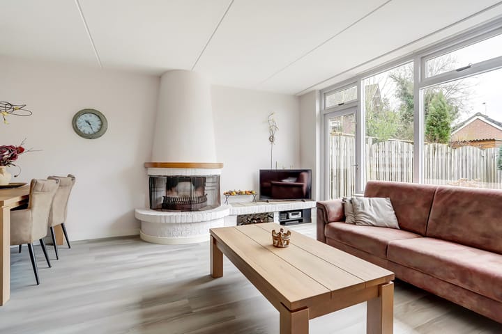 Foto 10 van P. de Jongstelaan 17