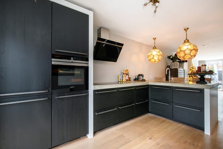 Foto 11 van Vilmos Huszárstraat 18