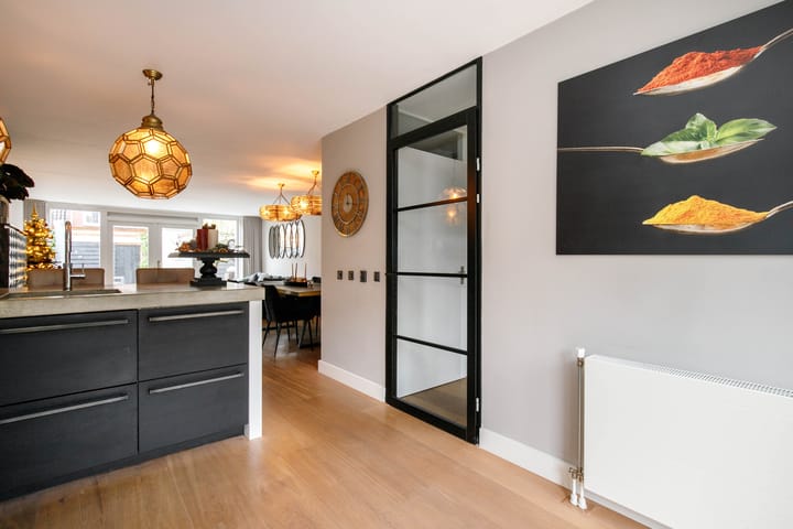 Foto 13 van Vilmos Huszárstraat 18