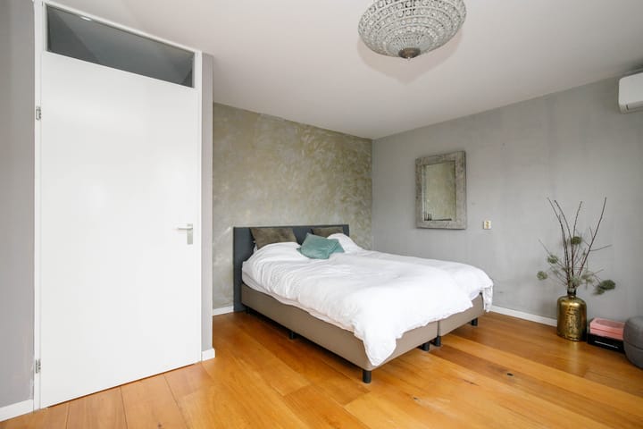 Foto 17 van Vilmos Huszárstraat 18