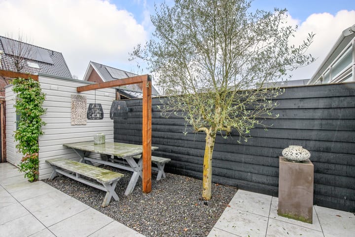 Foto 28 van Vilmos Huszárstraat 18