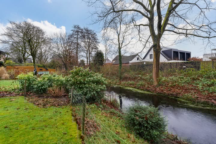 Foto 2 van Debussystraat 27