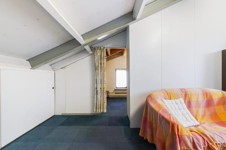 Photo 28 of Debussystraat 27