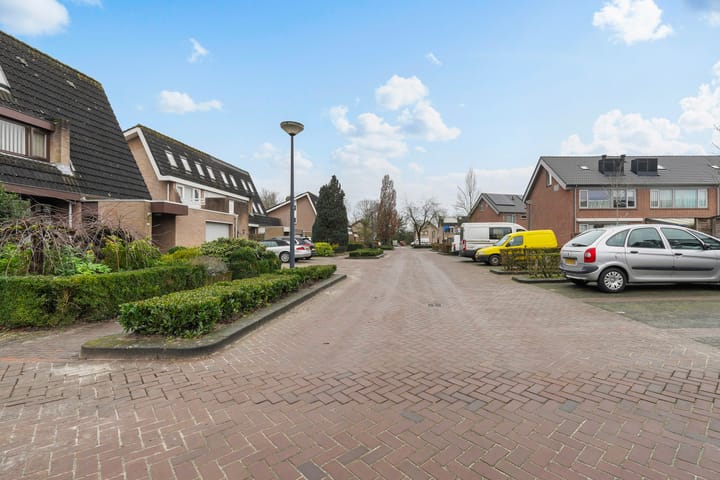 Photo 36 of Debussystraat 27