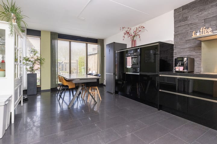 Foto 19 van Schouwmeester 48