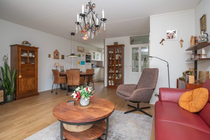 Foto 7 van Distelvinklaan 31