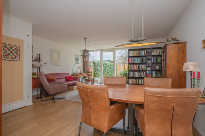 Foto 9 van Distelvinklaan 31