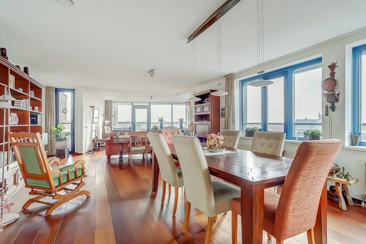 Photo 11 of Tramstraat 326