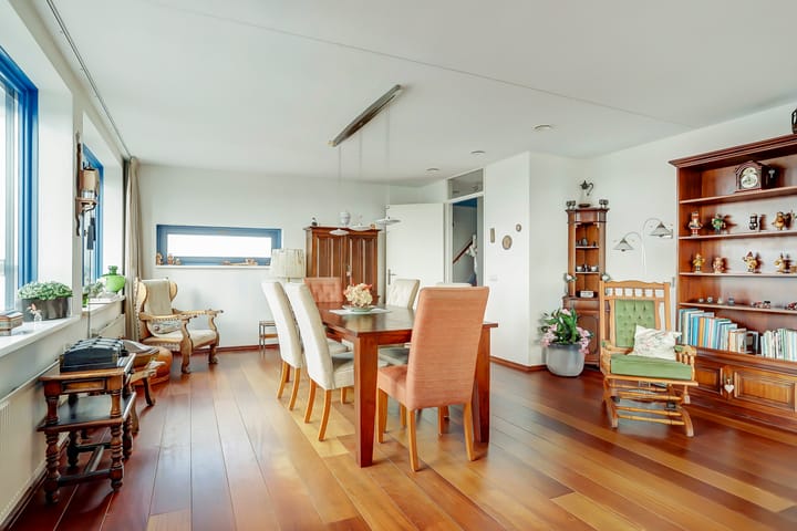 Photo 13 of Tramstraat 326