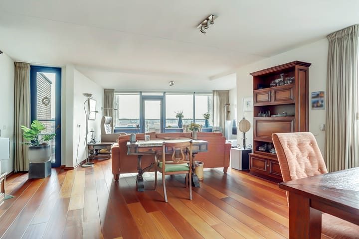 Photo 15 of Tramstraat 326