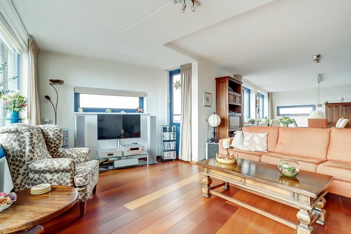 Photo 16 of Tramstraat 326