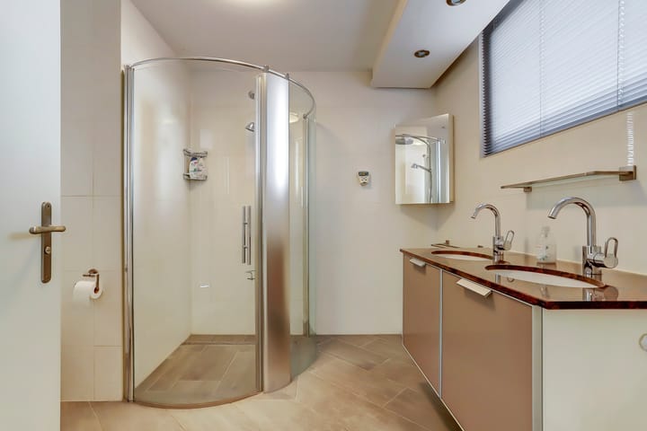 Photo 33 of Tramstraat 326