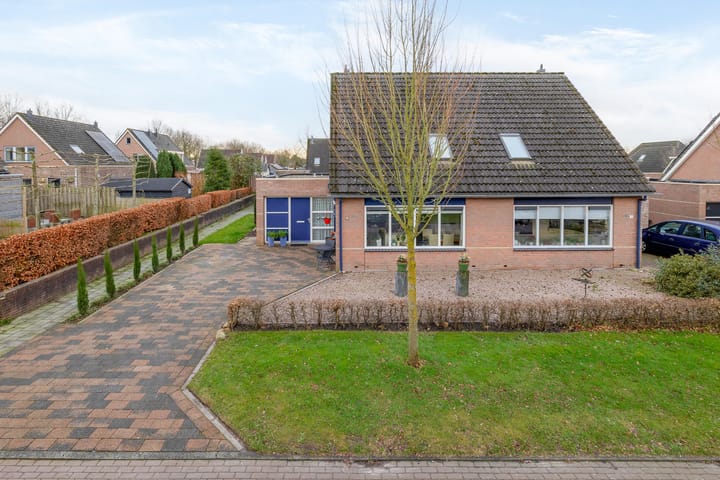 Foto 5 van Standvoetbeker 1