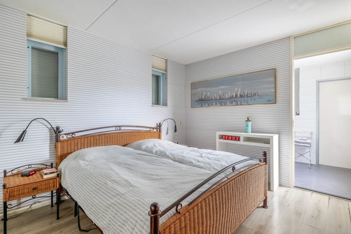 Foto 20 van Standvoetbeker 1