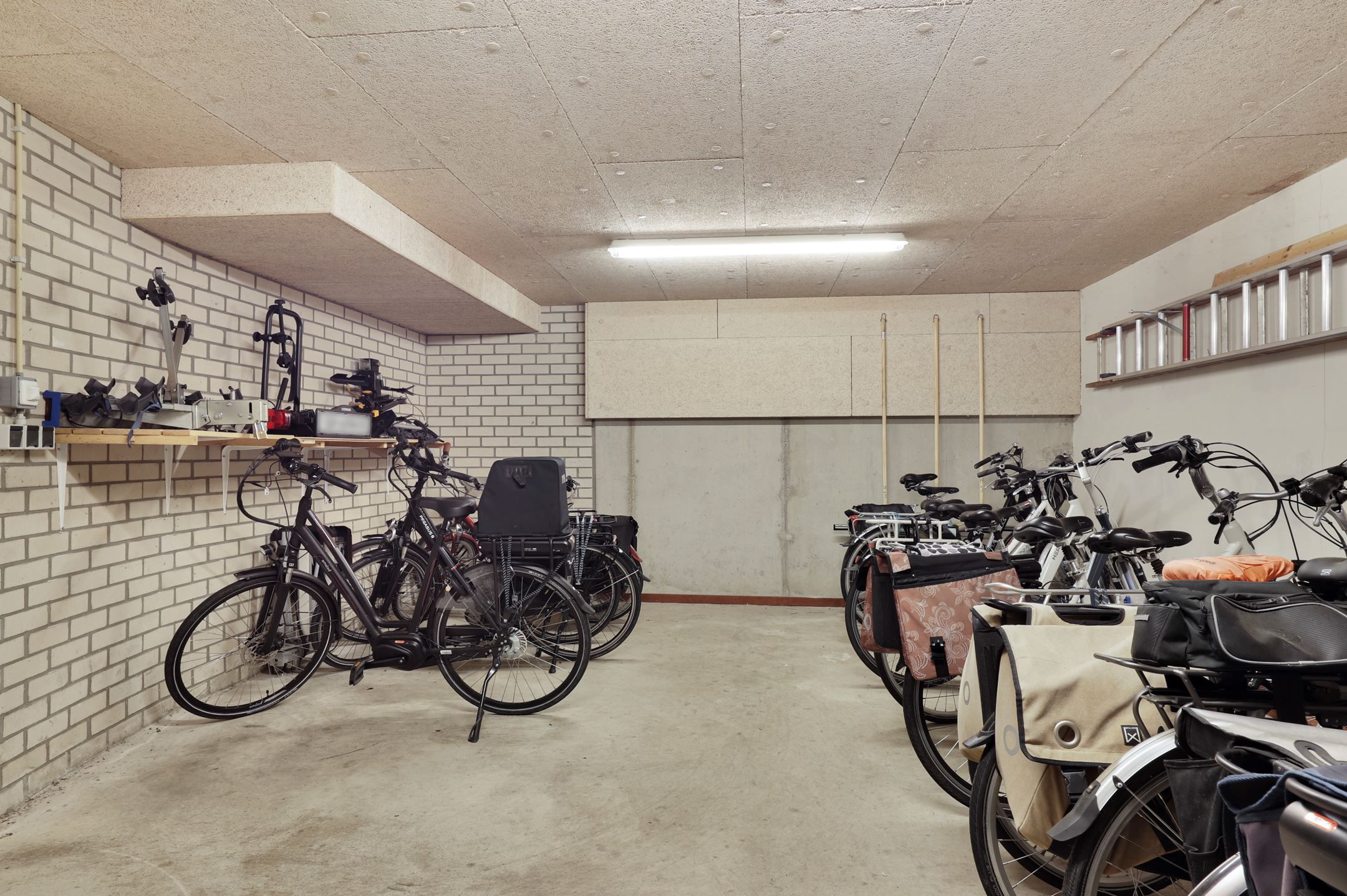 Photo 27 of Lemmerstraat 131