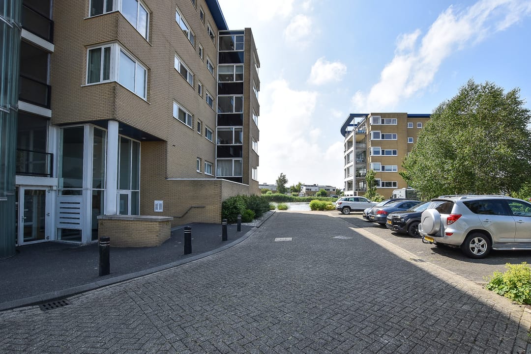 Photo 32 of Lemmerstraat 131