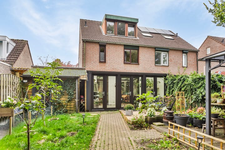 Foto 38 van Swalmstraat 9