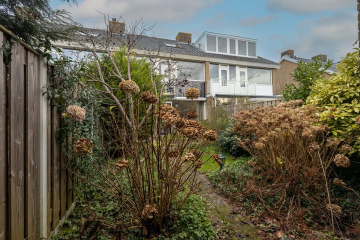 Foto 42 van Vincent van Goghlaan 44