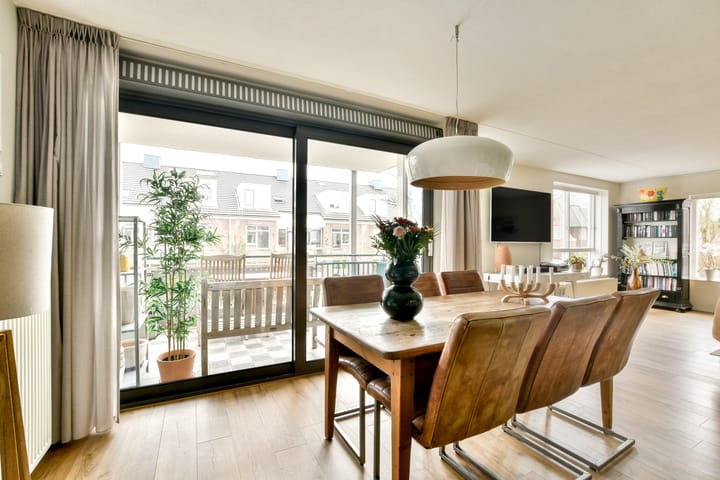 Foto 11 van Brederodestraat 6-D