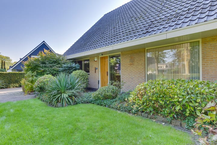 Foto 2 van van Corbachstraat 13