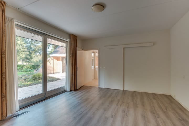 Foto 11 van van Corbachstraat 13