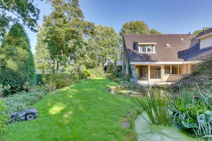 Foto 22 van van Corbachstraat 13