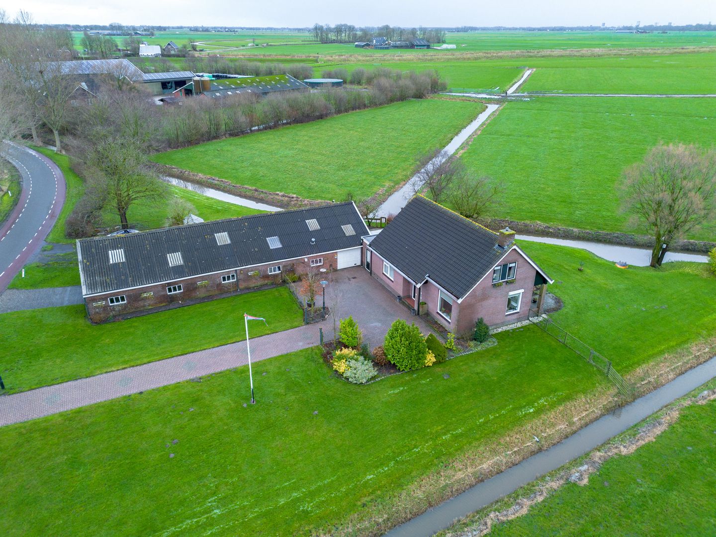 Foto 1 van Wierumerschouwsterweg 4