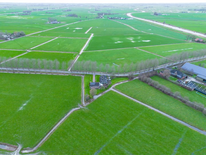 Foto 48 van Wierumerschouwsterweg 4