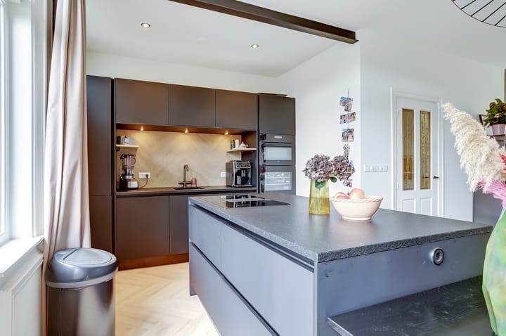 Foto 14 van Adriaen van der Doeslaan 21-A