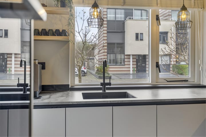 Foto 22 van Brucknerstraat 44