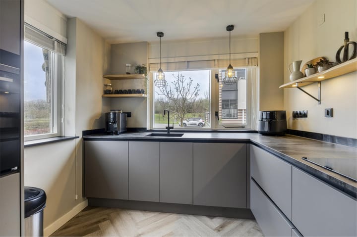 Foto 23 van Brucknerstraat 44