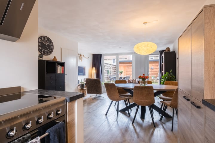 Foto 11 van Groes 49