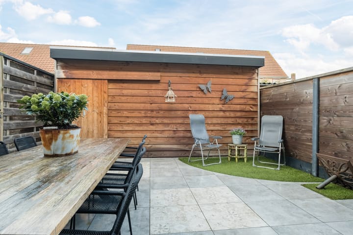 Foto 25 van Groes 49