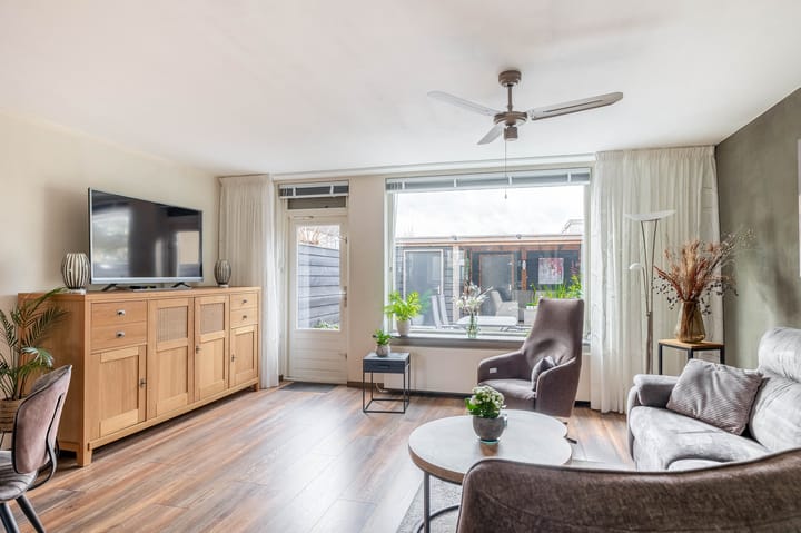 Foto 8 van Middenmolenlaan 45